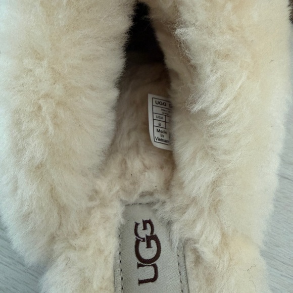 UGG Women's Cream and Tan Sheepskin Slippers on platform - Picture 8 of 9